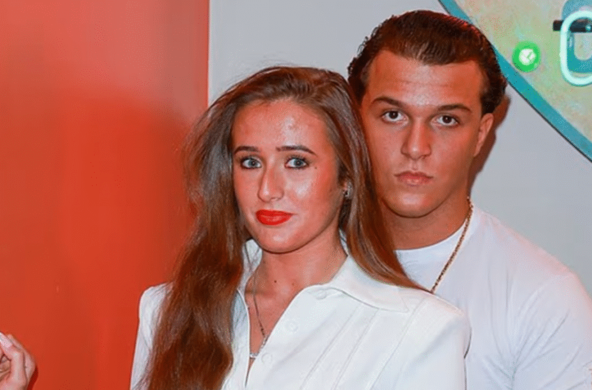  Resmi Bertunangan! Venezuela Fury Pamer Kemesraan dengan Noah Price Usai Kemenangan Sang Ayah