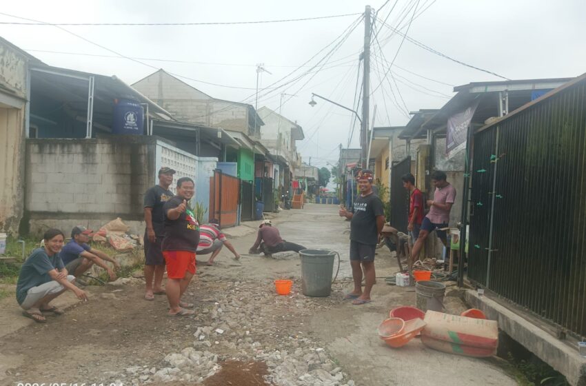  Semangat Gotong Royong Hidup Kembali, Warga Perumahan Bukit Cidahu Asri Fasilitas Umum Secara Swadaya