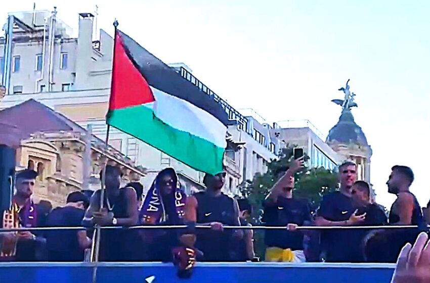  Panas! Lamine Yamal Picu Kontroversi Global Gara-gara Kibarkan Bendera Palestina, Hansi Flick Buka Suara Soal Sikap Politik Sang Wonderkid